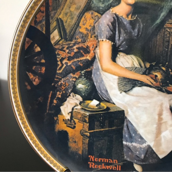 Dreaming in the Attic Plate | Norman Rockwell’s Rediscovered Women Collection - Picture 4 of 10